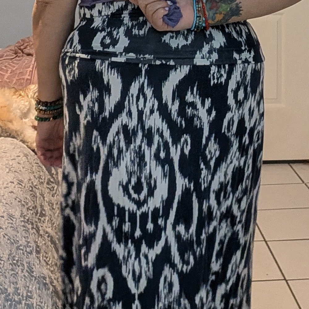 Olive & Oak Blue and White Midi Pencil Skirt